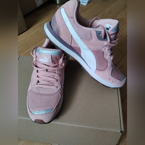 Puma Dusty Pink Suede Shoes SZ 6.5 - Picture 5 of 6
